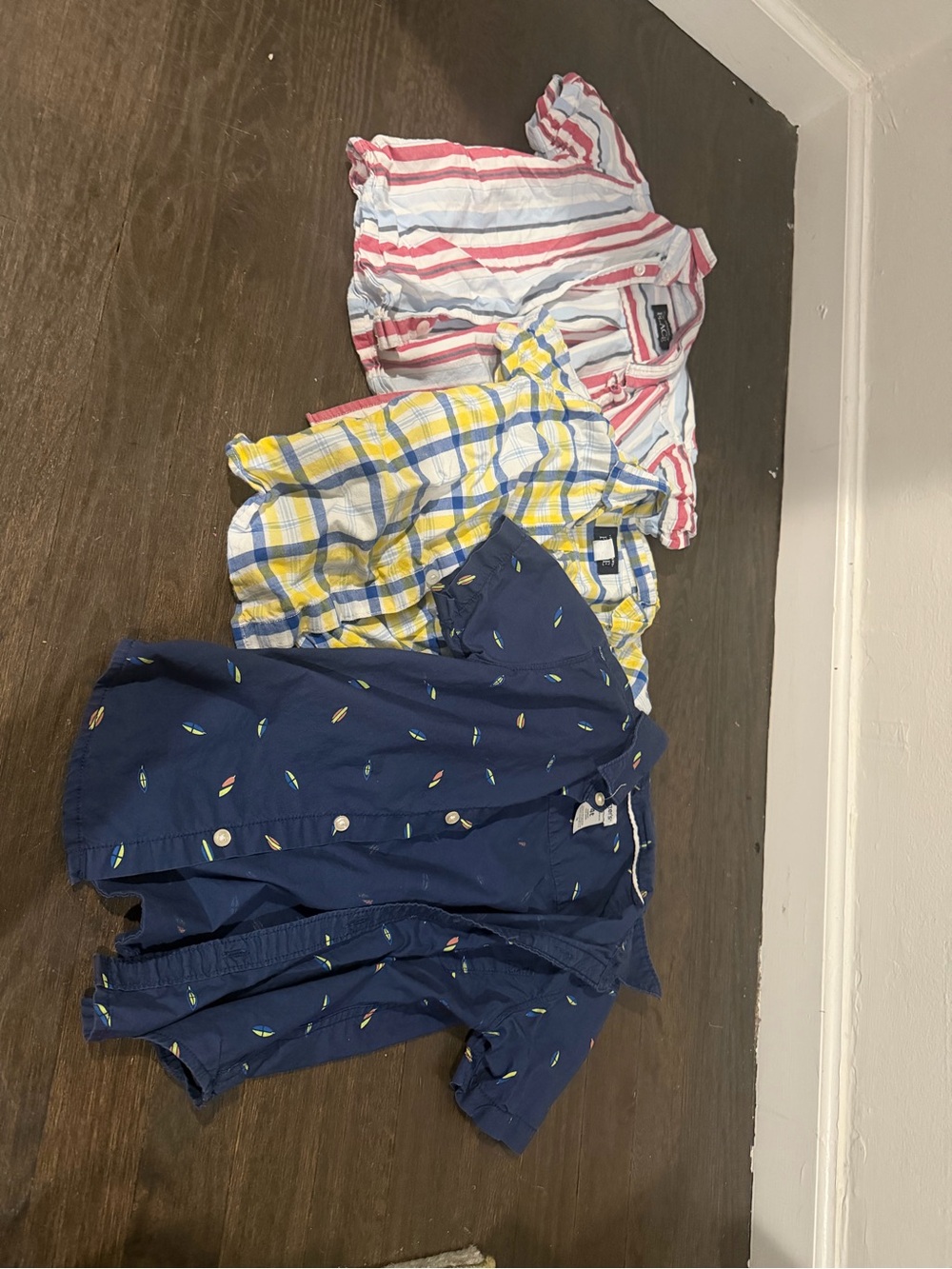 Boys 4T short sleeve button up shirts bundle